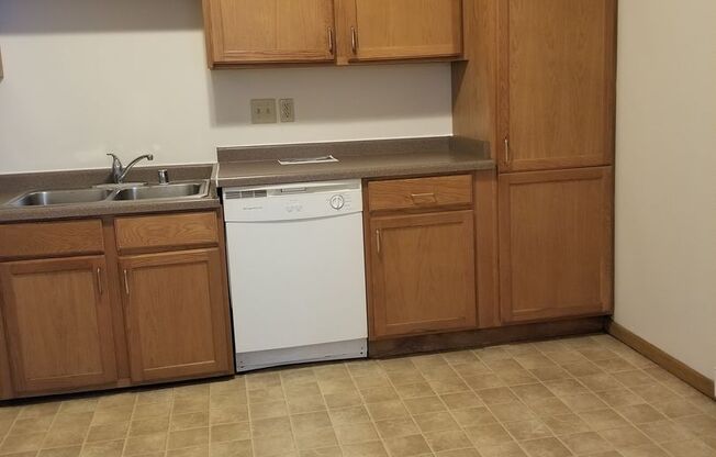 1 bed, 1 bath, 725 sqft, $799, Unit 104A