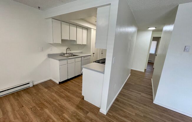 2 beds, 1 bath, 850 sqft, $1,075, Unit 304