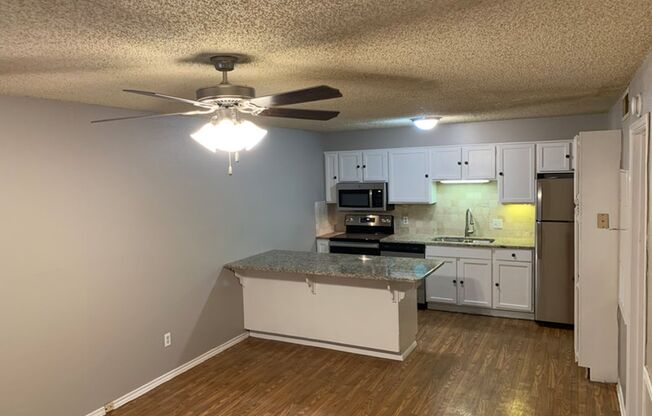 1 bed, 1 bath, $825