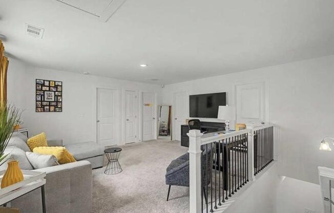3 beds, 3 baths, 2,000 sqft, $2,800
