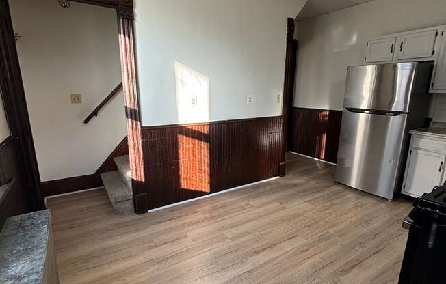 4 beds, 1 bath, 1,600 sqft, $1,600, Unit Unit 4