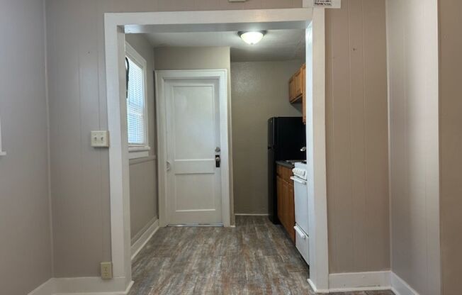 Studio, 1 bath, 600 sqft, $645, Unit 1