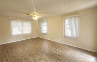 2 beds, 1 bath, $1,595