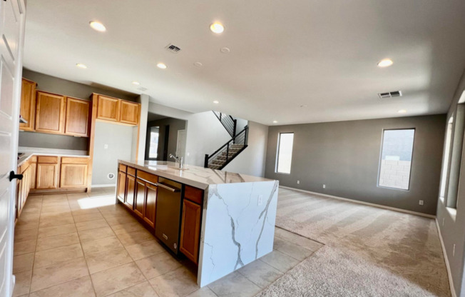 Gorgeous newer home in Glendale with over 3,300 sq ft!