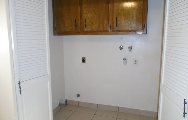 2 beds, 1 bath, $1,350