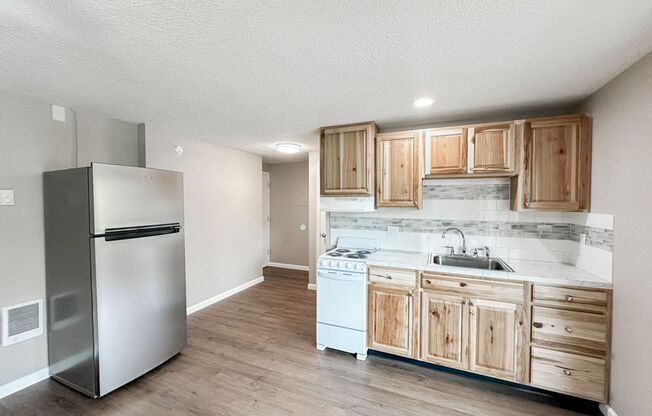 Studio, 1 bath, $850, Unit 25Th440#5