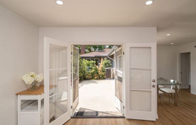 Modernized 2 Bed/1 Bath Home For Rent in South Pasadena