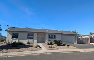 Single Level 3 Bed/2 Bath near Santee Lakes