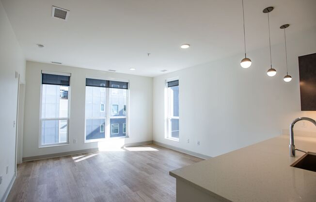 1 bed, 1 bath, 694 sqft, $1,495, Unit APT 402