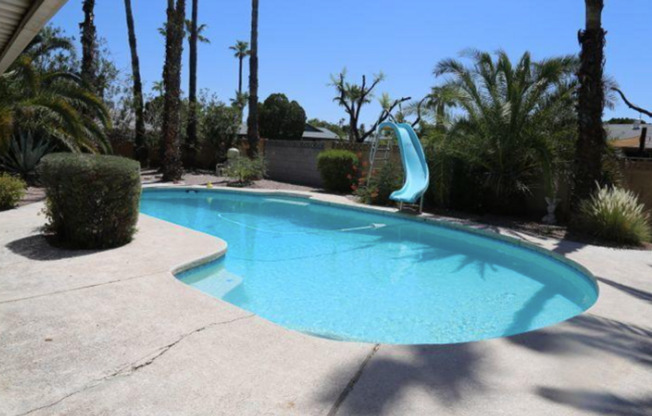 Large 5 bedroom 3.5 bath Tempe home with pool