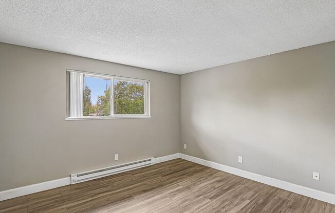 2 beds, 1 bath, 800 sqft, $1,325, Unit 431-01-15