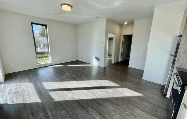 1 bed, 1 bath, 414 sqft, $1,375, Unit 207