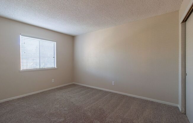 2 beds, 1 bath, $1,575, Unit 24