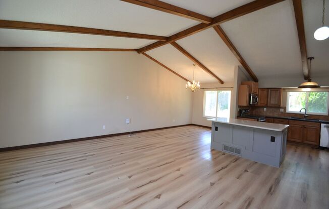 Westside 4 Bedroom with AC!