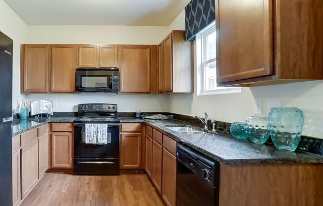 3 beds, 2.5 baths, 1,320 sqft, $1,550, Unit 2533 RRD