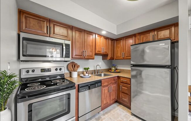 1 bed, 1 bath, 770 sqft, $1,785, Unit F31