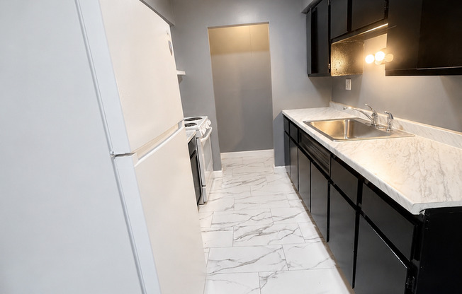 Oak Apartments in Kenosha