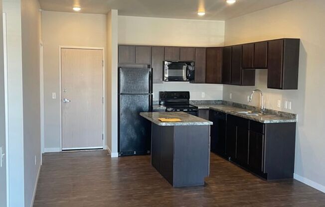 2 beds, 2 baths, $1,200, Unit 309