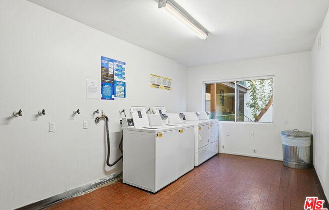 2 beds, 2 baths, 990 sqft, $2,395, Unit G111