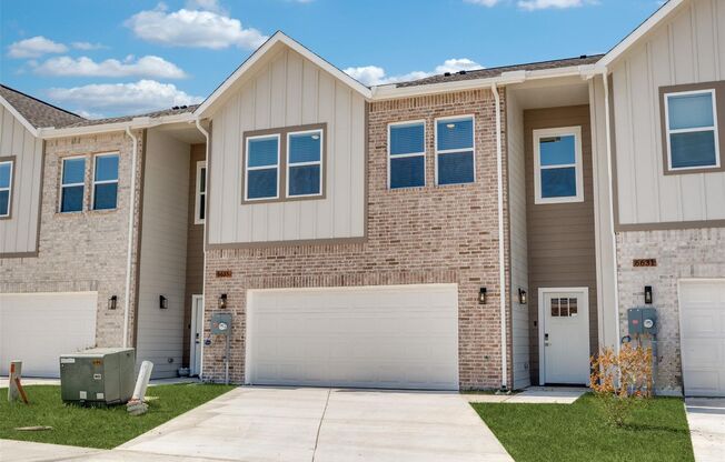 Stunning New Construction 3 Bedroom Townhome at Camp Wisdom Estates