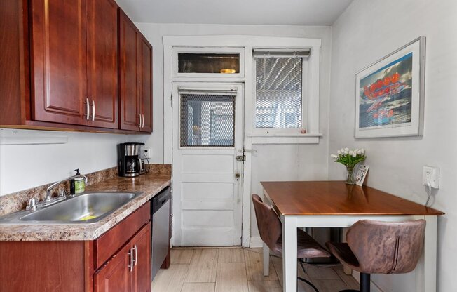 442 West Arlington Pl.