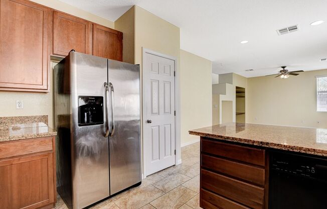 Immaculate 3 bedroom+ den!
