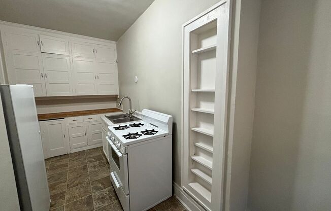 1 bed, 1 bath, $795, Unit Unit 2