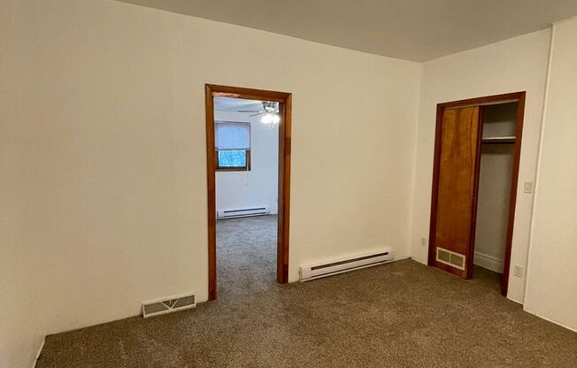 2 beds, 1 bath, $1,000, Unit Unit 1