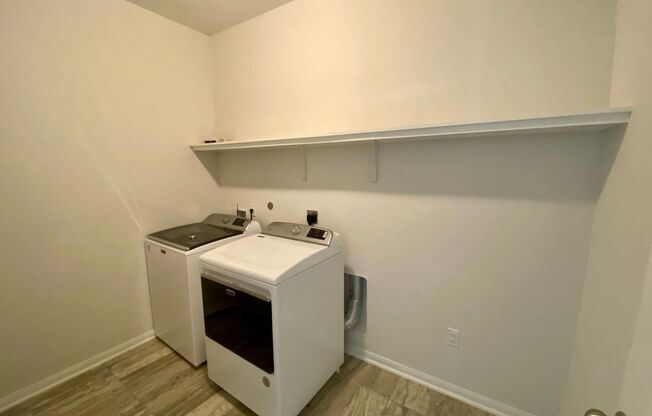 Spacious 4/2.5 beauty ~ Refrigerator/Washer & Dryer Included ~ Move in Ready!