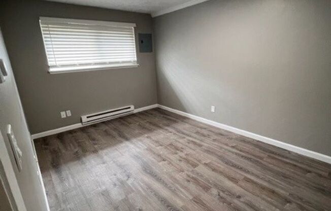 2 beds, 1 bath, 750 sqft, $1,700, Unit #302