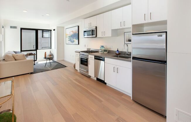 1 bed, 1 bath, $2,695, Unit The Sutherland