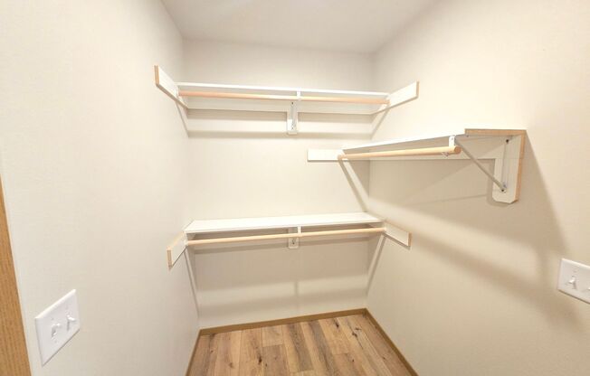 1 bed, 1 bath, 756 sqft, $1,025, Unit 3400 107