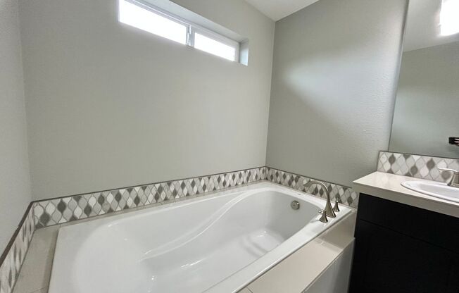 3 beds, 2.5 baths, $2,800