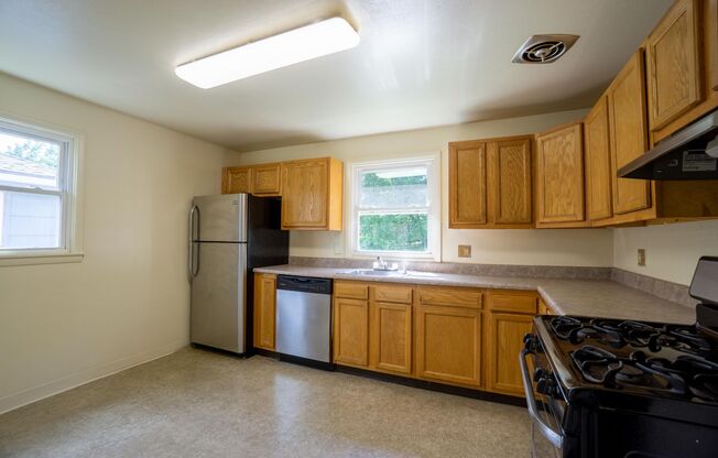 2 beds, 1 bath, $1,100, Unit Westcott 91270.2