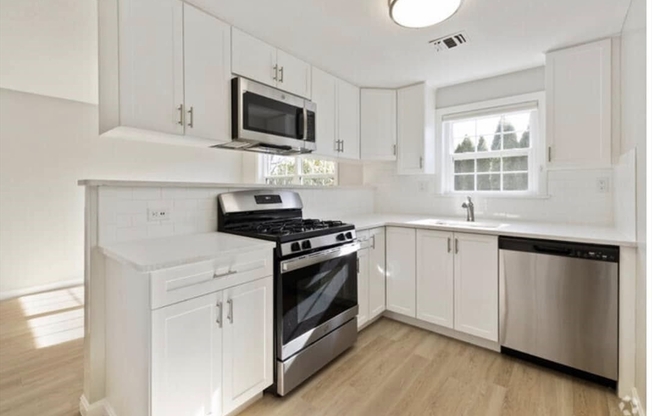 2 beds, 1 bath, 1,200 sqft, $2,850, Unit 18B