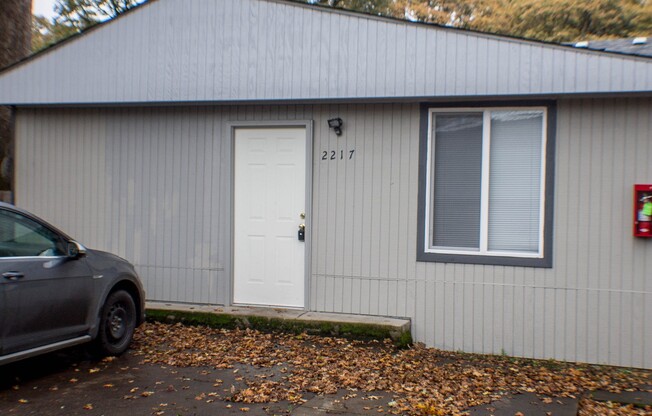 Berg- TriPlex on Lee St SE #10095