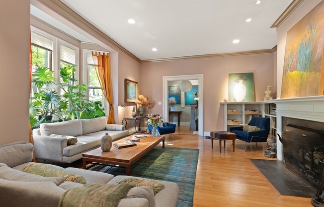32 Hawthorn St Apt 2