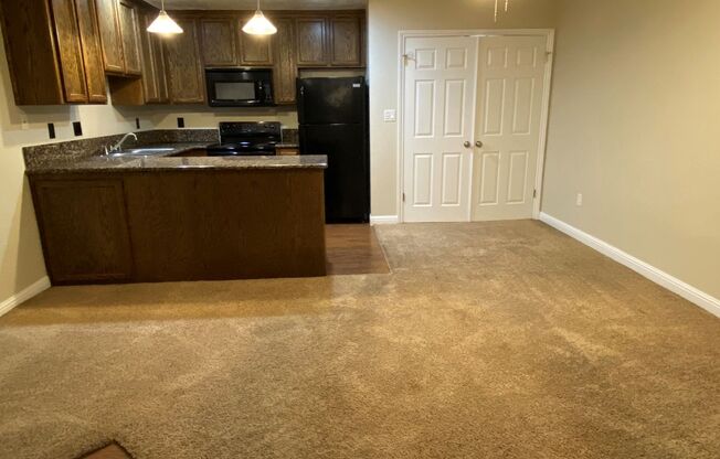 1 bed, 1 bath, $1,295, Unit # 55