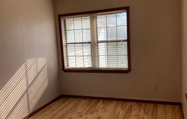 2 beds, 1 bath, $950