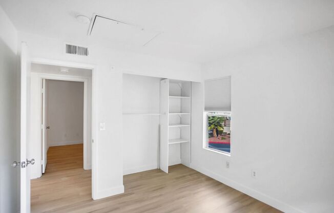 3 beds, 2 baths, $1,570, Unit # 2084