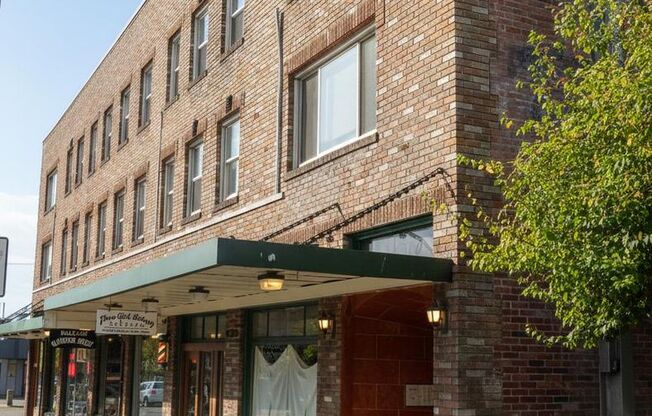 1 bed, 1 bath, 749 sqft, $1,695, Unit 0305