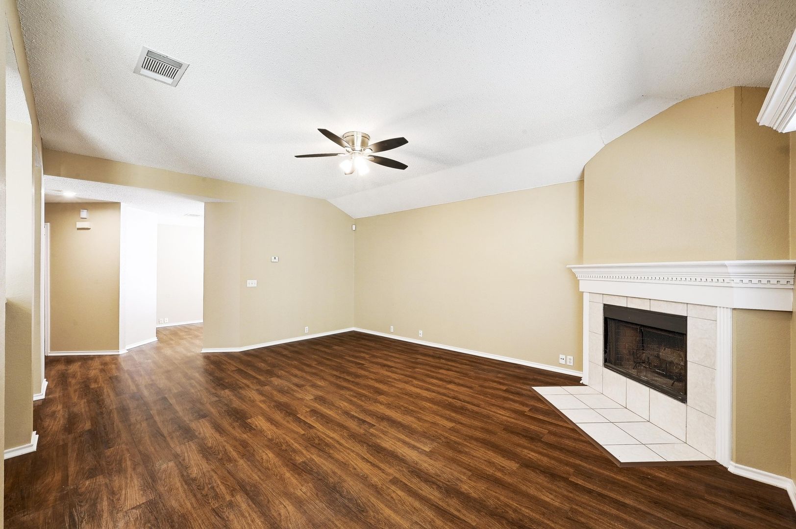 Charming Comfort on Coats Circle!