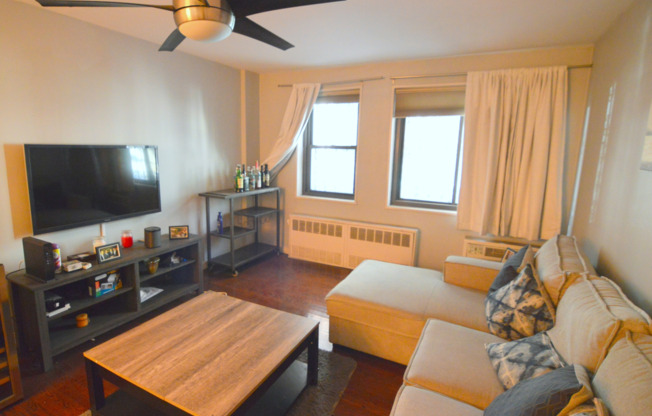 85 8 AVE