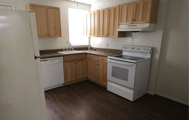 COMING SOON! Quiet block, cozy home - community garden, Calvert Street Park!