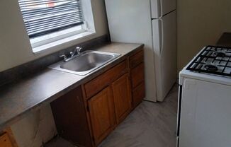 3 beds, 1 bath, $1,300