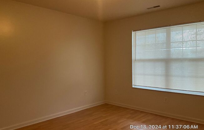 2 beds, 1.5 baths, 950 sqft, $1,295, Unit 05612