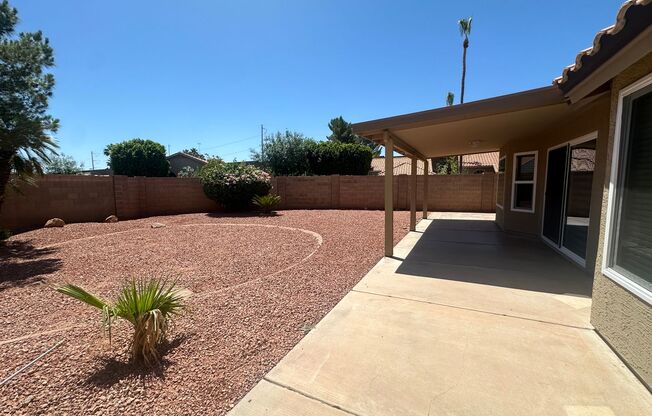 AHWATUKEE/FOOTHILLS SINGLE LEVEL 4 BEDROOM HOME.