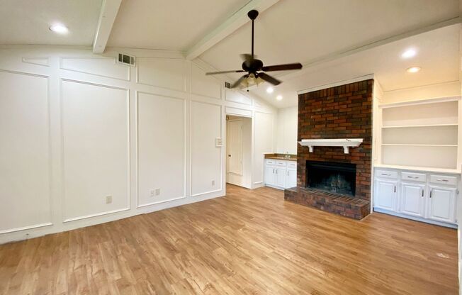 Generously sized 3-bedroom, 2-bath duplex in Duncanville!
