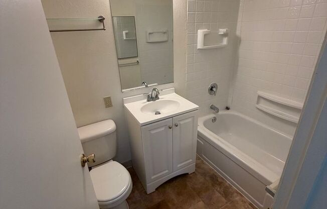 2 beds, 1 bath, $1,545, Unit 19
