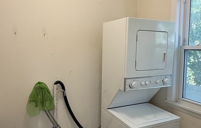 2 beds, 1 bath, 1,000 sqft, $2,350, Unit 1